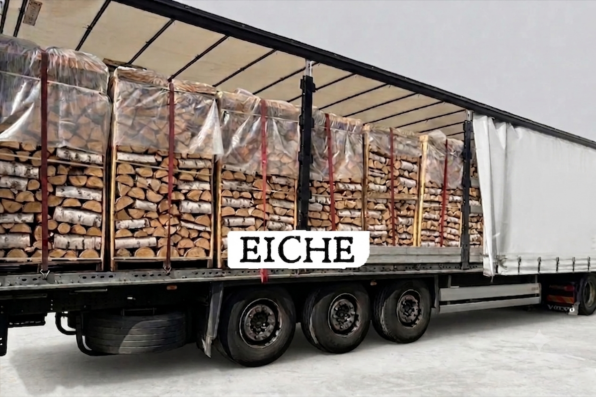 LKW-Ladung Brennholz – Eiche – 30/33 cm – kammergetrocknet – 2 RM Paletten